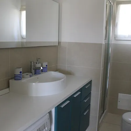 Con Piscina Baia Delle Mimose Villa