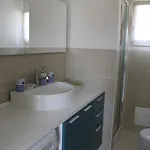 Con Piscina Baia Delle Mimose 别墅