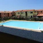 别墅 Con Piscina Baia Delle Mimose 巴德希